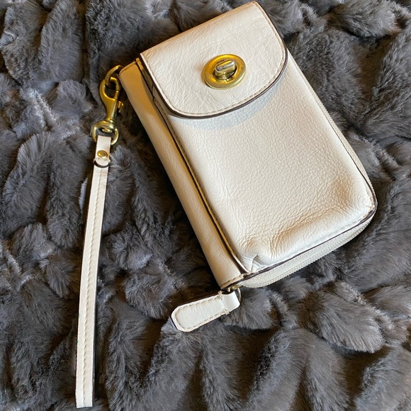 Coach Handbags - 🎉FREE WITH PURCHASE OF $75 and up!🎉 Authentic OFF WHITE COACH ZIP/Turnlock